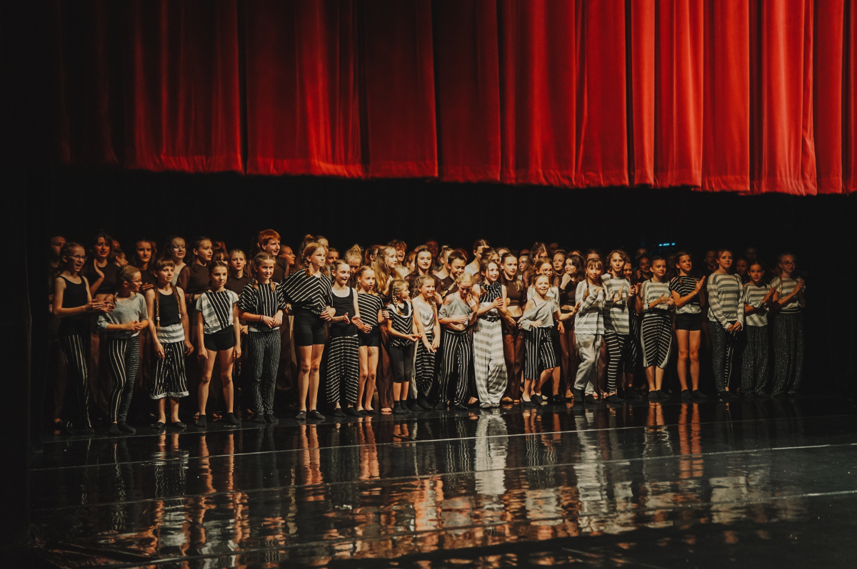 Tanečn&iacute; lekce pro děti i dospěl&eacute; v Praze, Pardubic&iacute;ch a Chrudimi - InDance